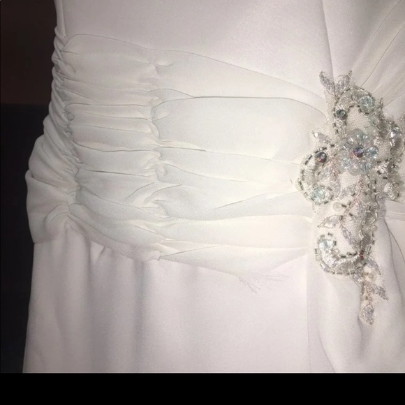 RAYLIA DESIGNS WEDDING DRESS - Picture 4 of 8